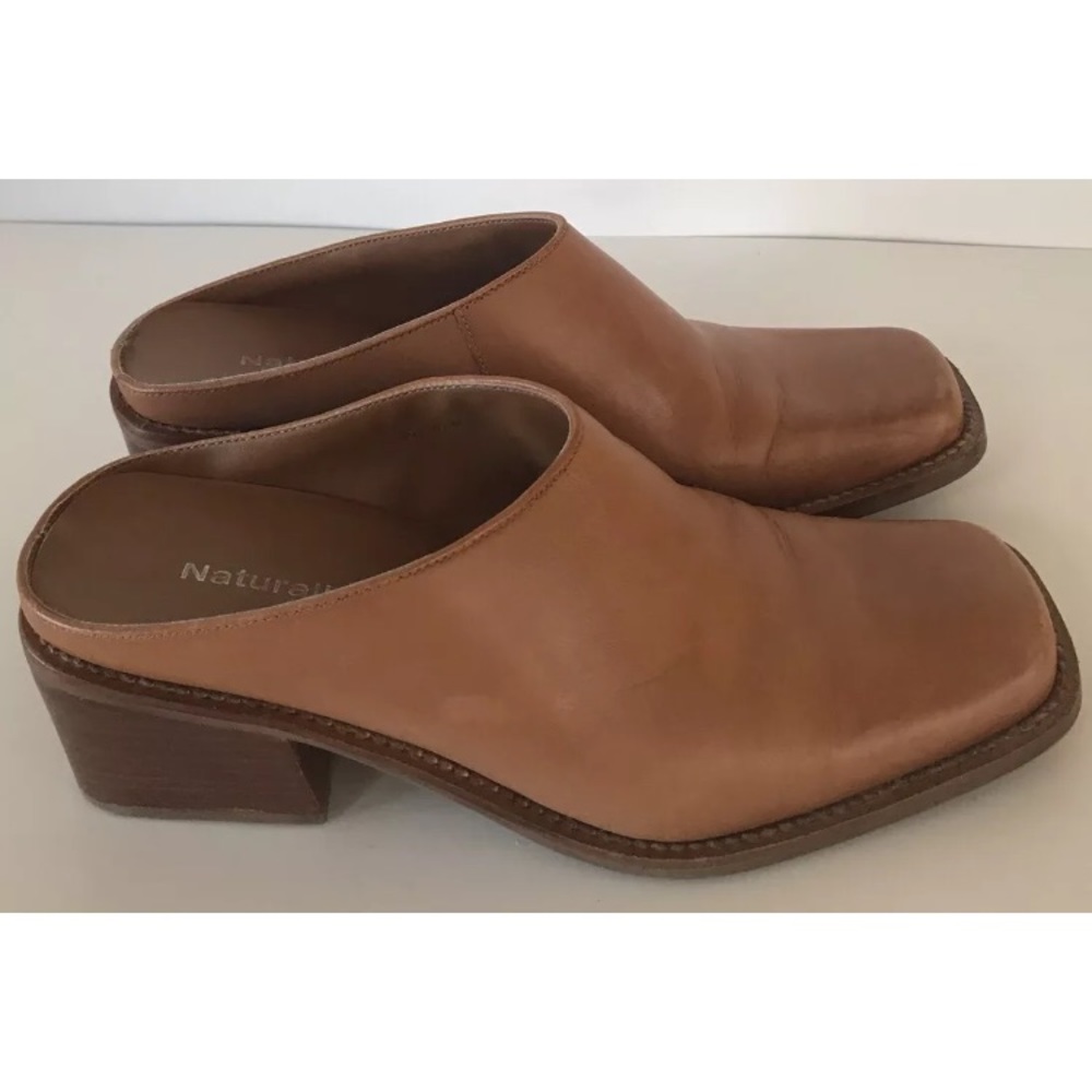 Naturalize Mules ladies 8.5M camel leather